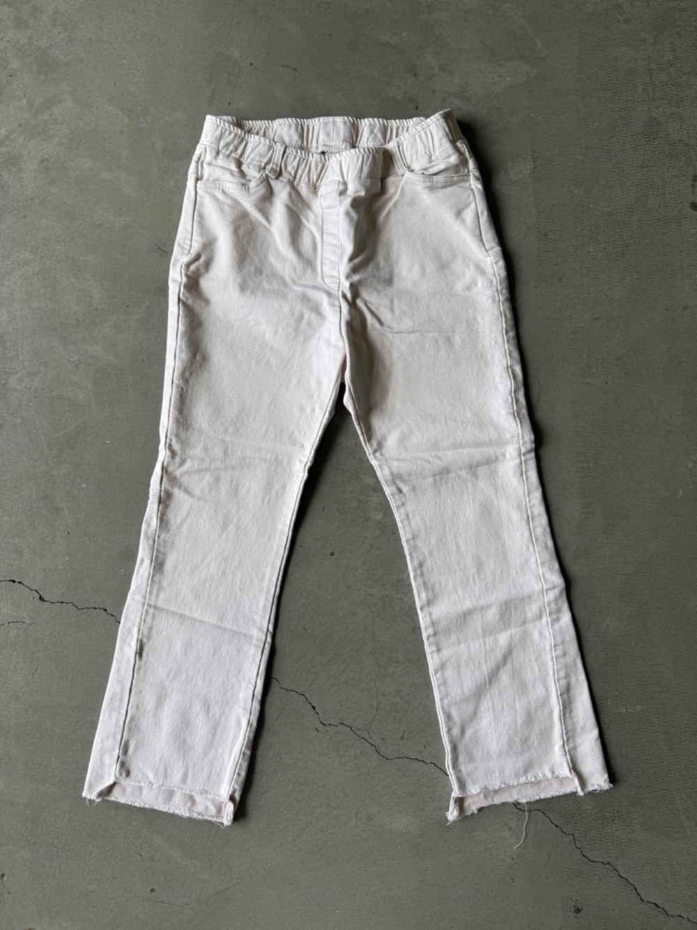 Mecca / Elastic Waist Straight Crop Raw Hem / Ivory